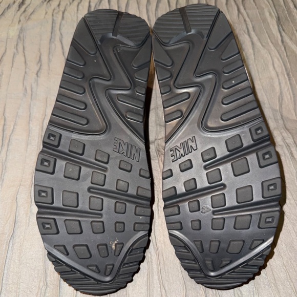 EUC - Nike Women's Air Max Size 9 - Picture 9 of 12